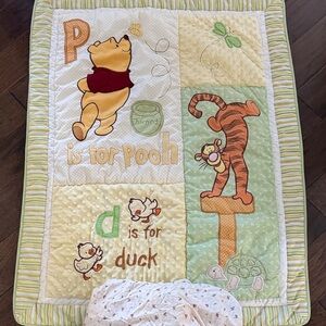 Disney Winnie the Pooh Baby Comforter Set
